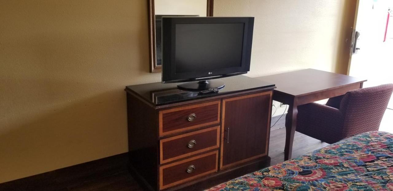 Family Of America - Hotel
